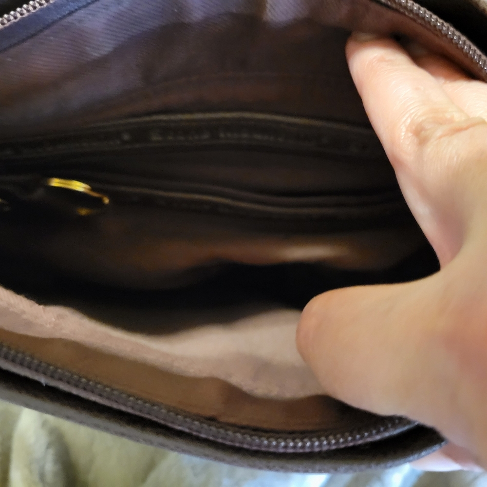 Vintage Stone Mountain Brown Crossbody Bag, crafted from genuine soft leather. - Picture 11 of 16